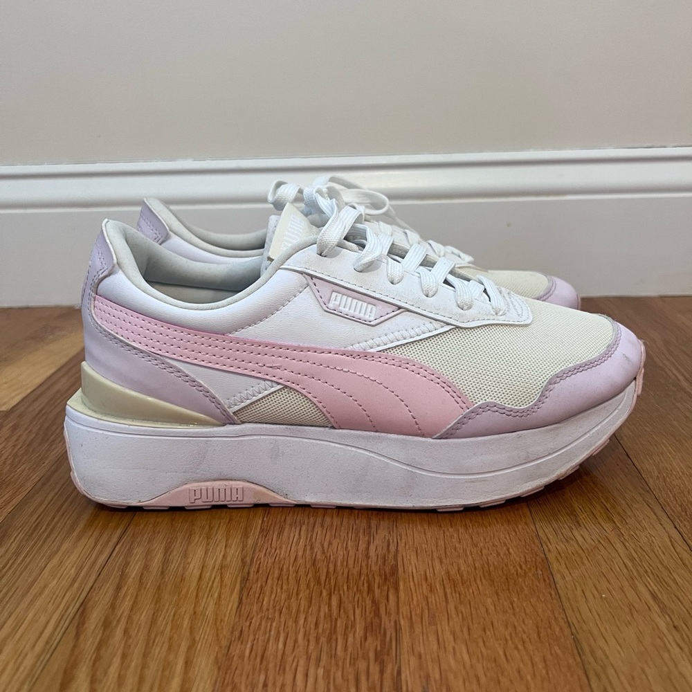 Puma Women's Cream and Pink Sneakers 8.5
